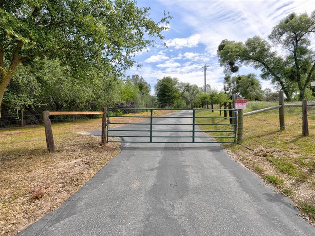 45577 Meadow Brook Way, Coarsegold, CA 93614