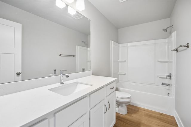 15215 Deerview Drive, Urbandale, IA 50323