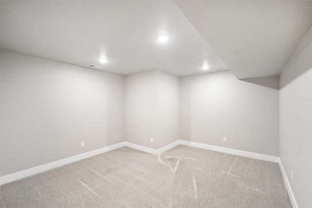 15215 Deerview Drive, Urbandale, IA 50323