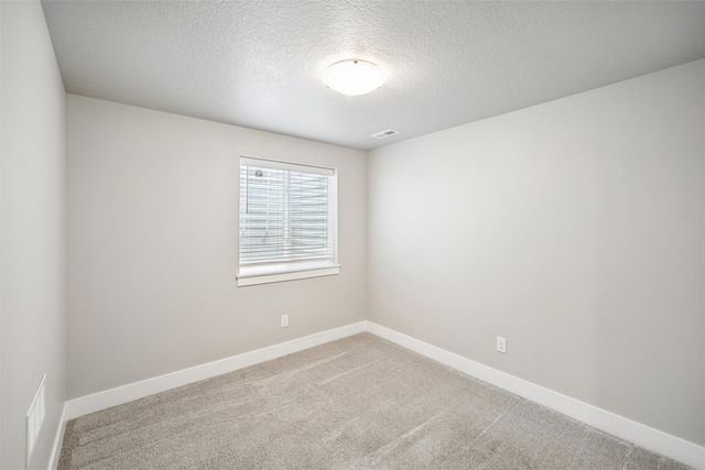 15215 Deerview Drive, Urbandale, IA 50323
