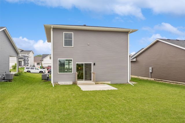 15215 Deerview Drive, Urbandale, IA 50323