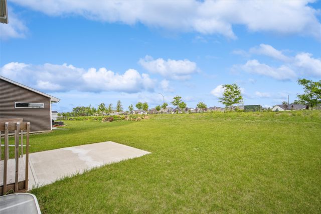 15215 Deerview Drive, Urbandale, IA 50323