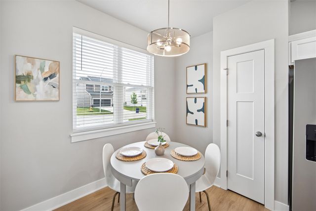 15215 Deerview Drive, Urbandale, IA 50323