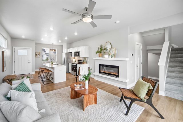 15215 Deerview Drive, Urbandale, IA 50323
