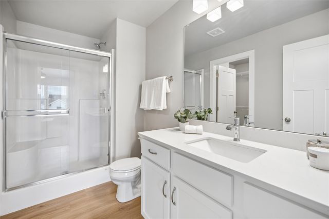 15215 Deerview Drive, Urbandale, IA 50323