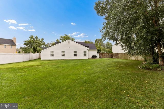 54 SANTALINA DR, Sicklerville, NJ 08081