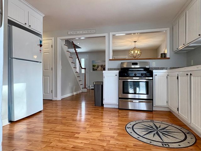 50 Redwood Ln, Barnstable, MA 02601