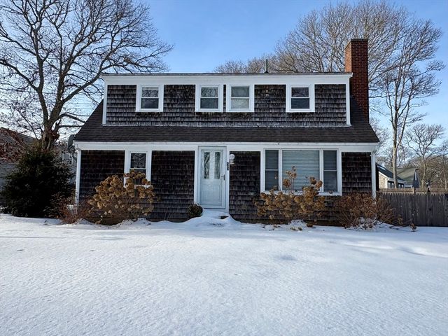 50 Redwood Ln, Barnstable, MA 02601