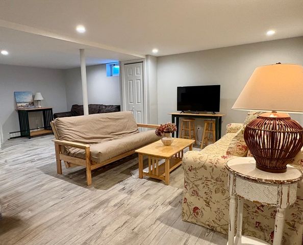 50 Redwood Ln, Barnstable, MA 02601