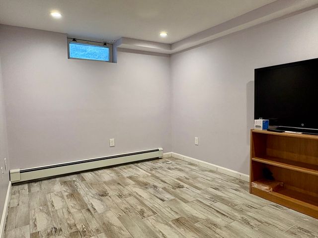 50 Redwood Ln, Barnstable, MA 02601