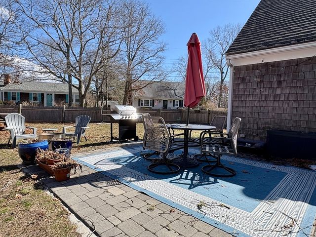 50 Redwood Ln, Barnstable, MA 02601