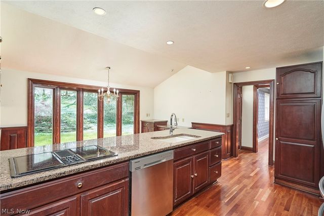 535 Crystal Lake Road, Akron, OH 44333