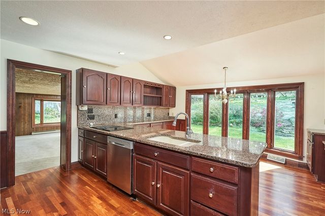 535 Crystal Lake Road, Akron, OH 44333