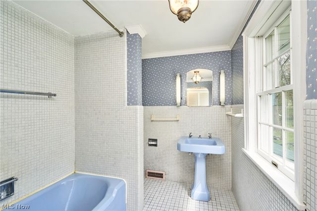 535 Crystal Lake Road, Akron, OH 44333