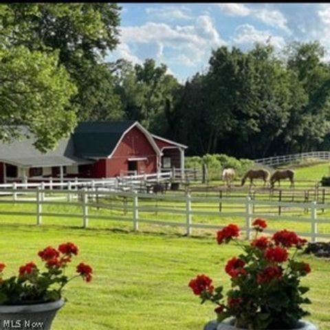 535 Crystal Lake Road, Akron, OH 44333