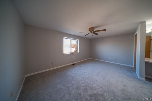 164 Iron Oak Circle, Salina, NY 13088