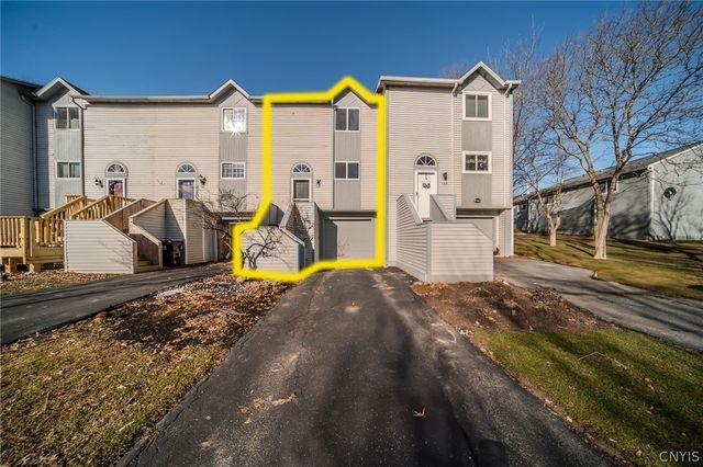 164 Iron Oak Circle, Salina, NY 13088