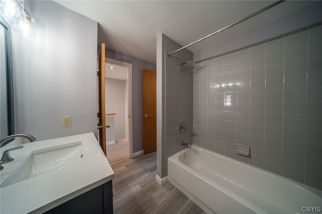 164 Iron Oak Circle, Salina, NY 13088