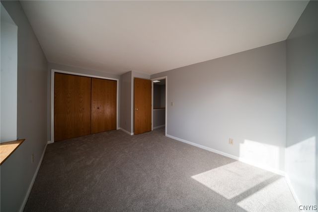 164 Iron Oak Circle, Salina, NY 13088