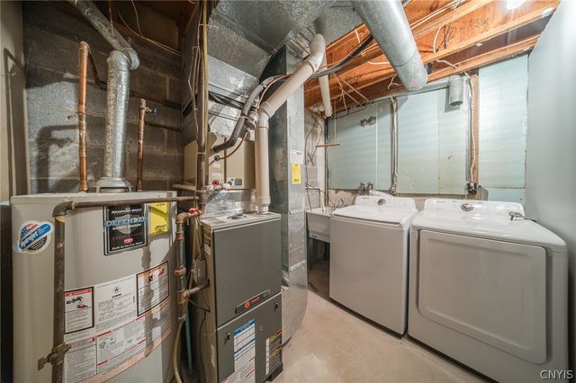 164 Iron Oak Circle, Salina, NY 13088