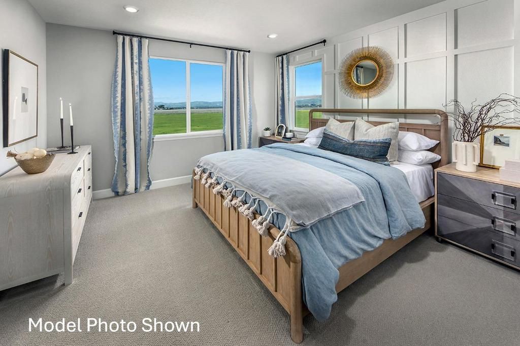 Image 6 of property listing at 460 Walk About Way, Hollister, CA 95023