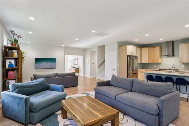 207 Rock Creek Rd, Indiana Twp, PA 15238