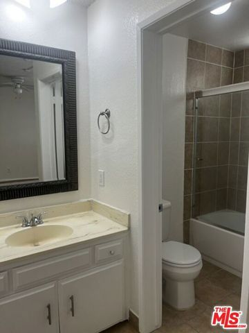 10540 Balboa Boulevard 125, Granada Hills (los Angeles), CA 91344