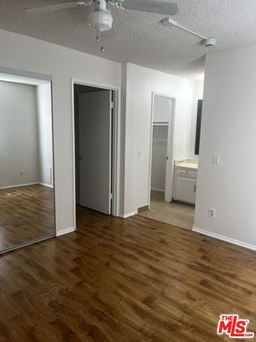 10540 Balboa Boulevard 125, Granada Hills (los Angeles), CA 91344