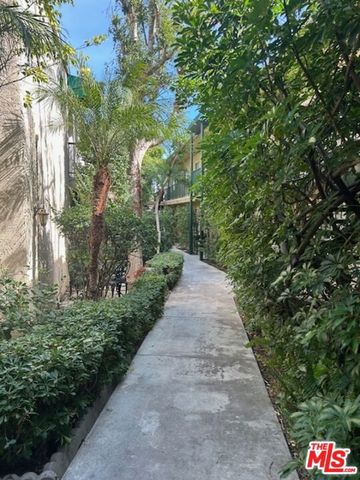 10540 Balboa Boulevard 125, Granada Hills (los Angeles), CA 91344