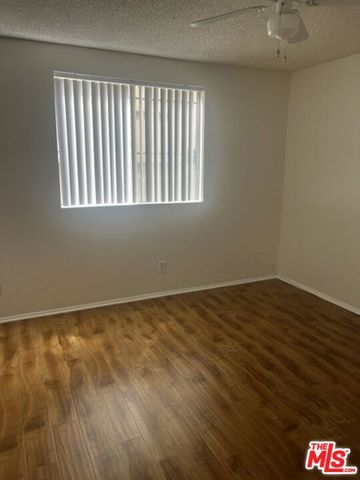 10540 Balboa Boulevard 125, Granada Hills (los Angeles), CA 91344