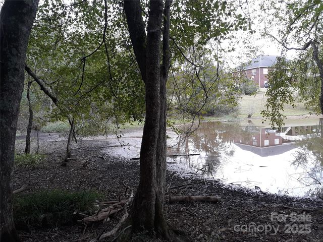 4852 Rio De Luna Drive 31,32, & 33, Hickory, NC 28601
