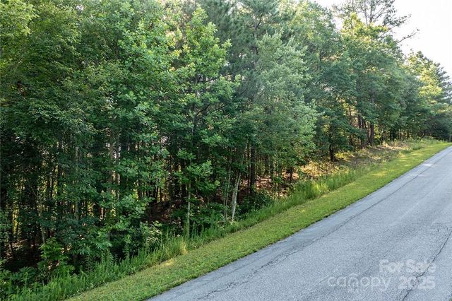 4852 Rio De Luna Drive 31,32, & 33, Hickory, NC 28601