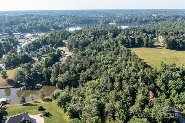 4852 Rio De Luna Drive 31,32, & 33, Hickory, NC 28601