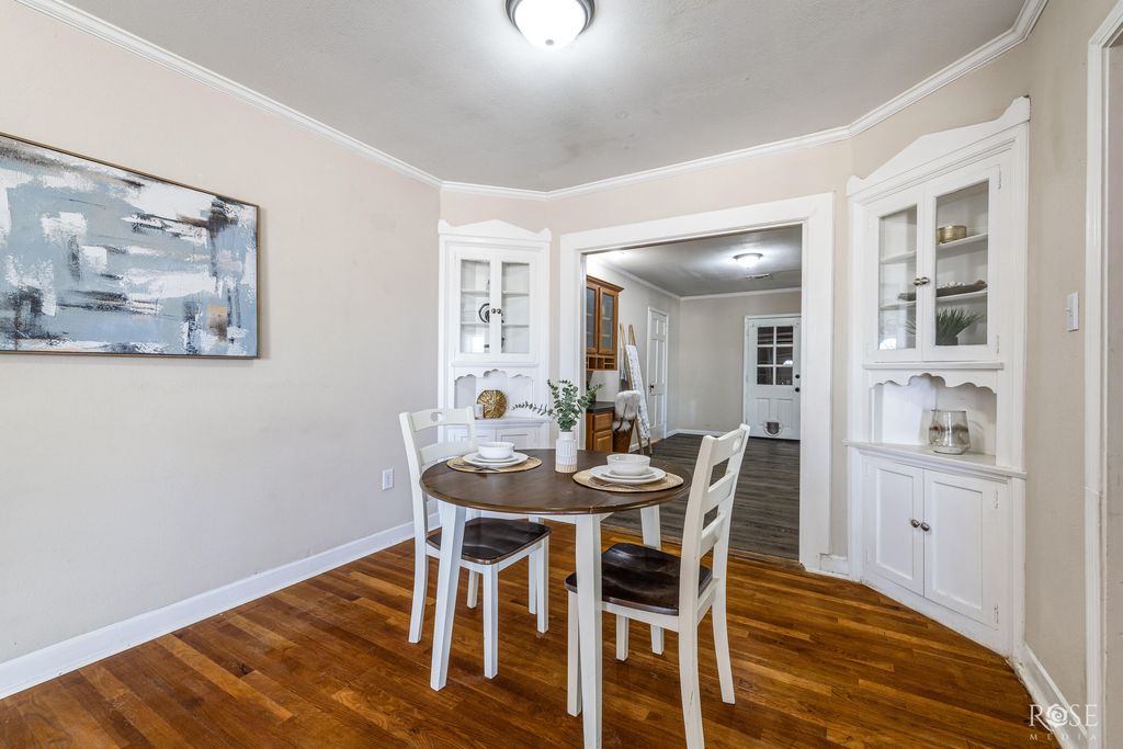 Image 10 of property listing at 606 W Duncan Avenue, Mertzon, TX 76941