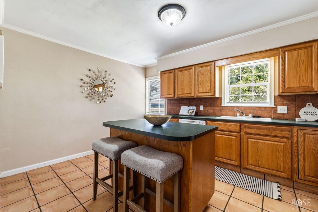 Image 12 of property listing at 606 W Duncan Avenue, Mertzon, TX 76941