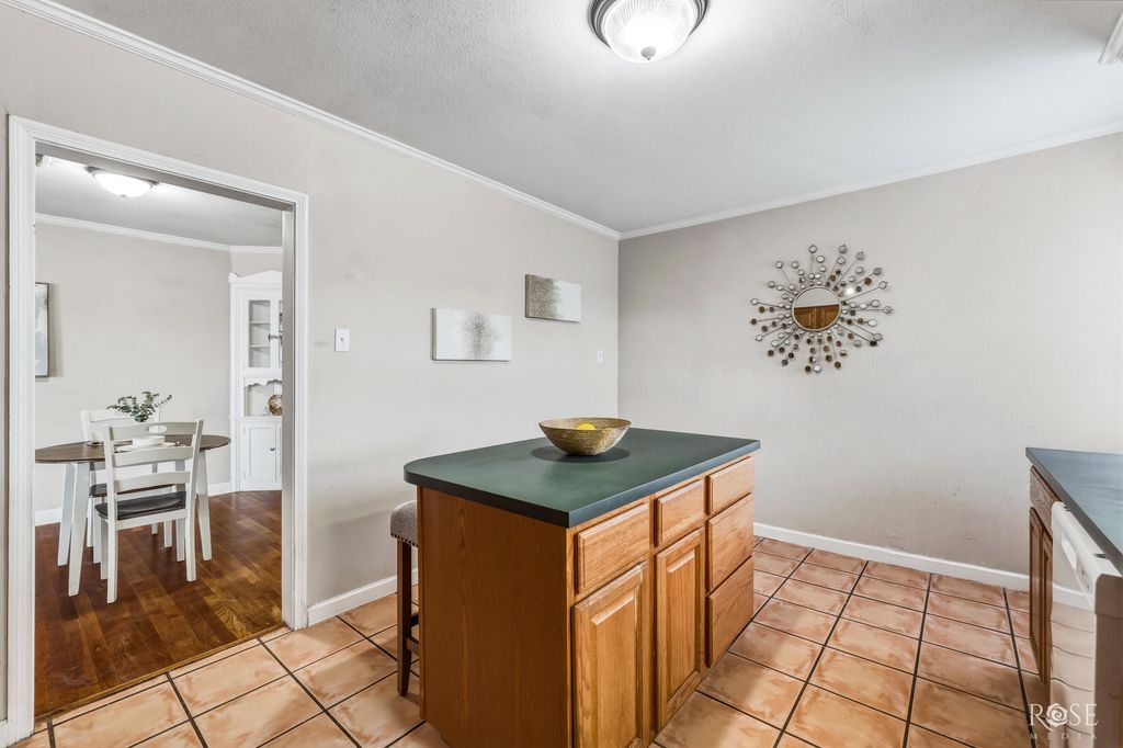 Image 15 of property listing at 606 W Duncan Avenue, Mertzon, TX 76941