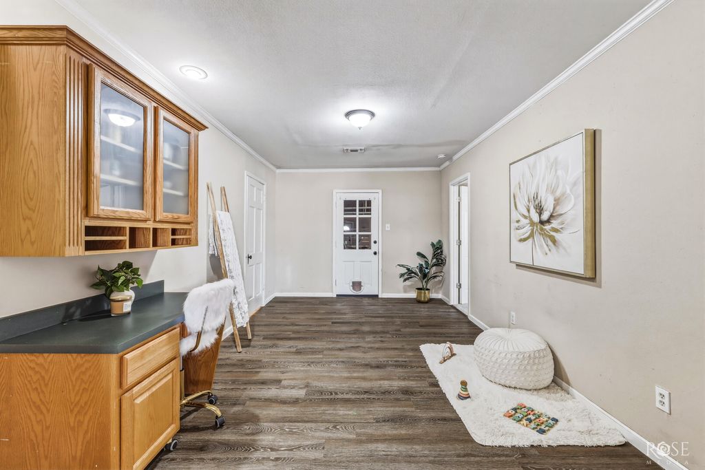 Image 16 of property listing at 606 W Duncan Avenue, Mertzon, TX 76941