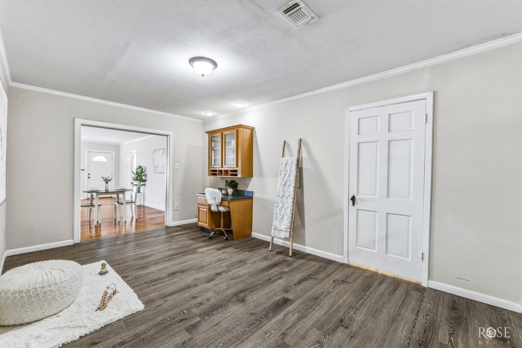 Image 17 of property listing at 606 W Duncan Avenue, Mertzon, TX 76941