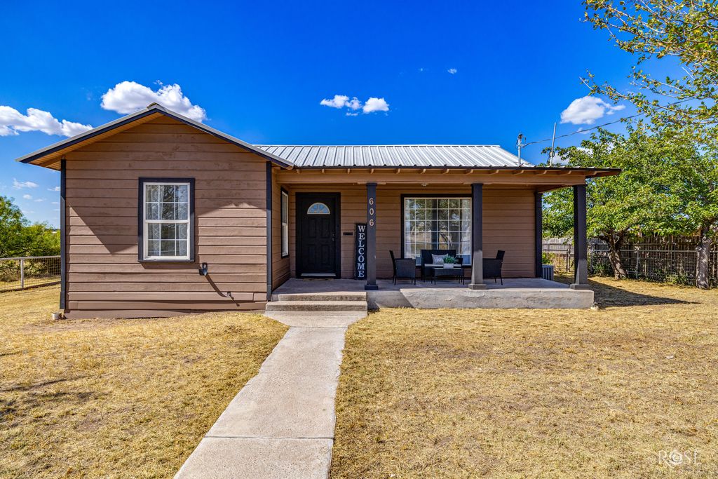 Image 34 of property listing at 606 W Duncan Avenue, Mertzon, TX 76941