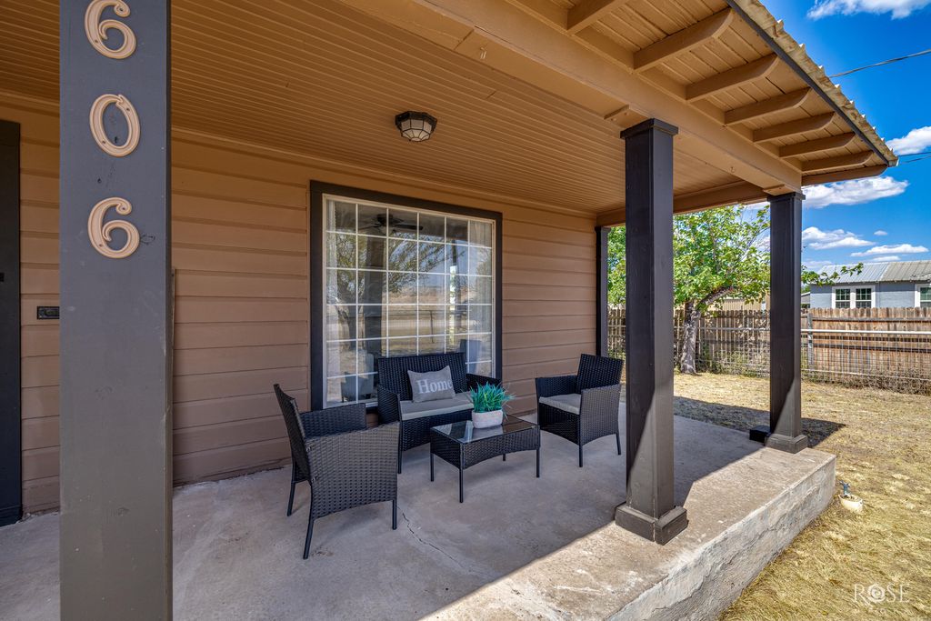 Image 4 of property listing at 606 W Duncan Avenue, Mertzon, TX 76941
