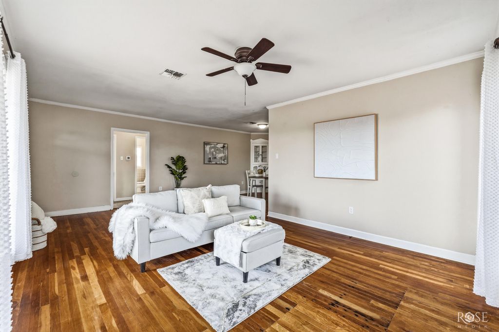 Image 7 of property listing at 606 W Duncan Avenue, Mertzon, TX 76941