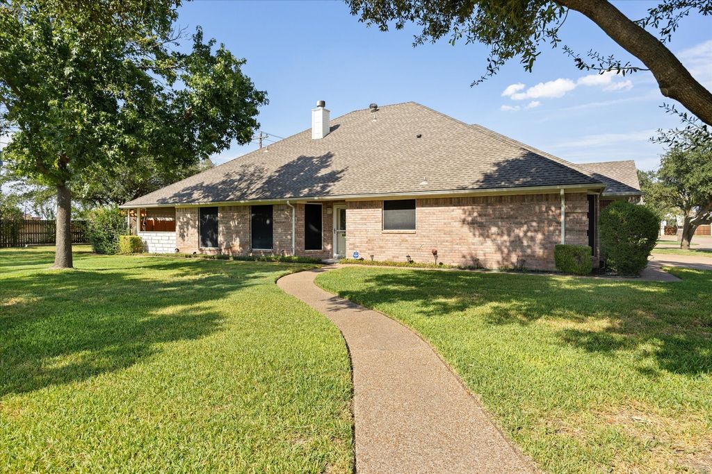 1202 Henard Lane, Granbury, TX 76048 — photo 3