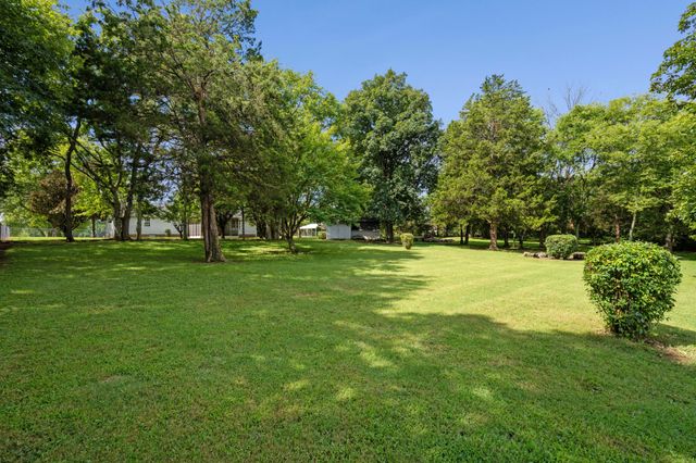 741 Trousdale Ferry Pike, Lebanon, TN 37087