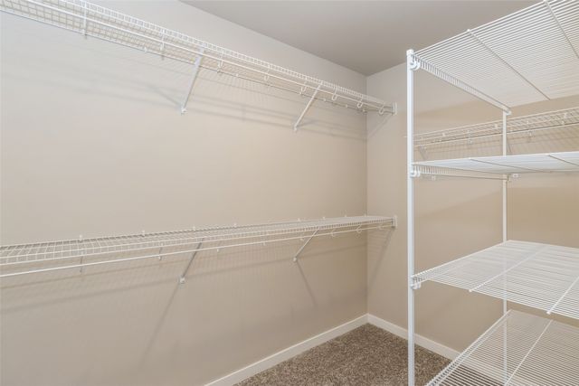 7025 Harlan Eddy Drive SW, Cedar Rapids, IA 52404