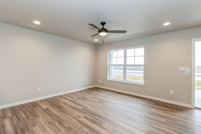 7025 Harlan Eddy Drive SW, Cedar Rapids, IA 52404