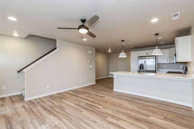 7025 Harlan Eddy Drive SW, Cedar Rapids, IA 52404