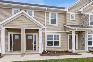 7025 Harlan Eddy Drive SW, Cedar Rapids, IA 52404