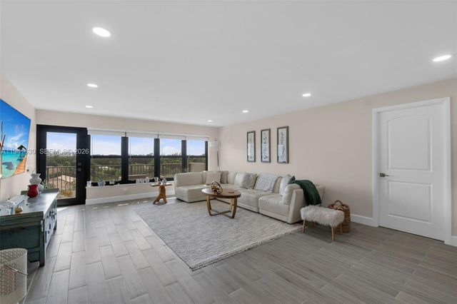 3200 Port Royale Dr N 705, Fort Lauderdale, FL 33308