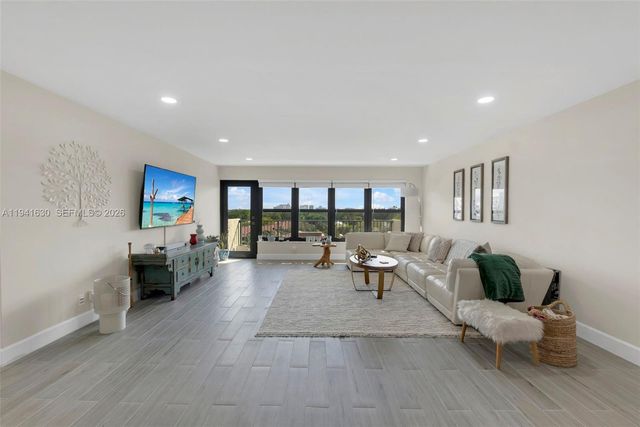 3200 Port Royale Dr N 705, Fort Lauderdale, FL 33308