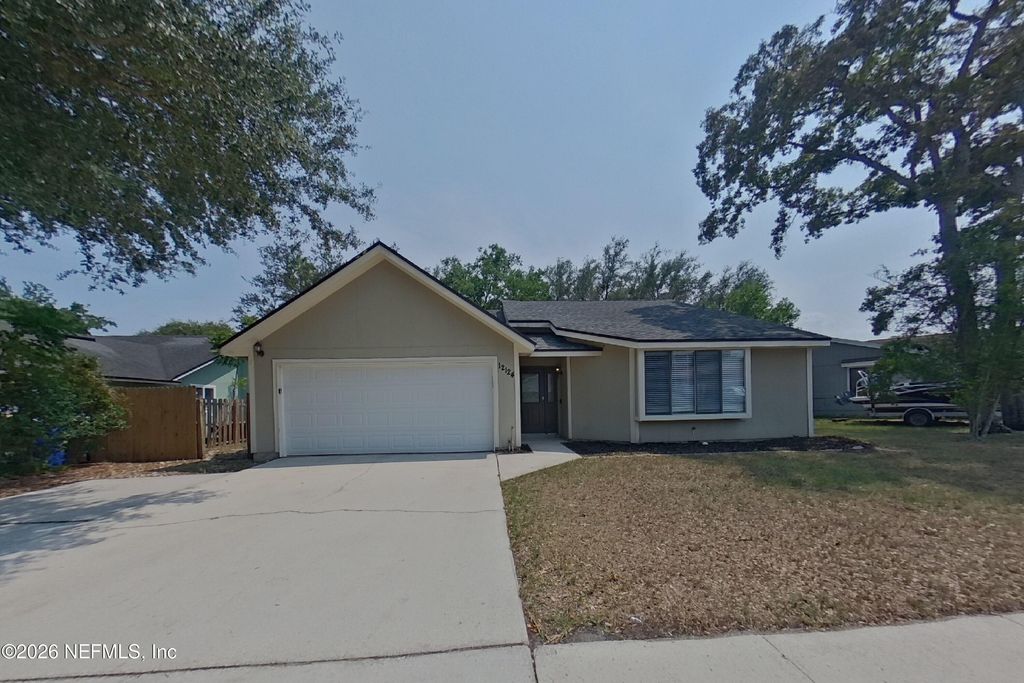 12124 ROUNDHAM Lane N, Jacksonville, FL 32225